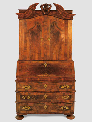 Schreibschrank, Nussbaum furniert, um 1750